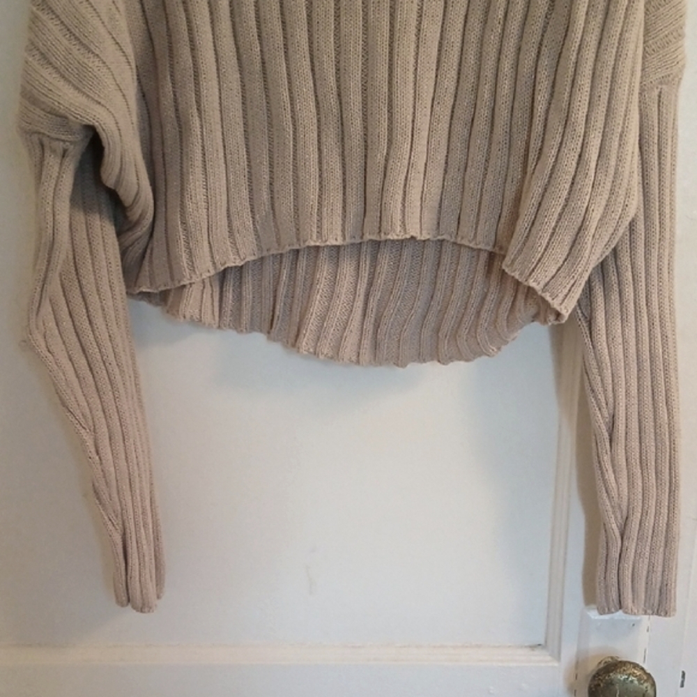 Express Women's Ribbed Sweater - Picture 2 of 9